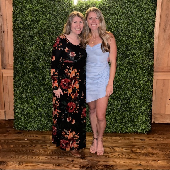 Meet your Posher, Whitney - Picture 6 of 7